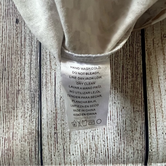 ▪️Checkered Tee▪️ - Picture 3 of 5